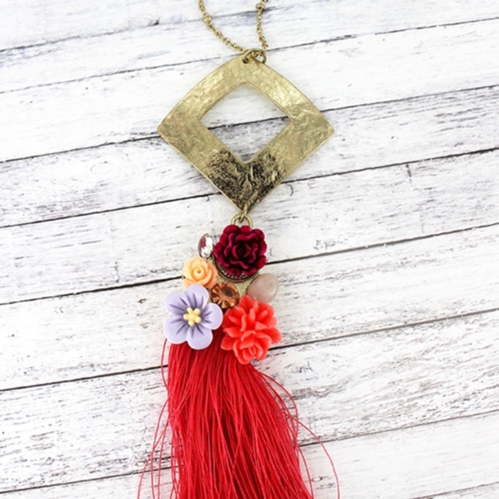 2 /$15- GOLDTONE GARDEN BOUQUET TASSEL NECKLACE